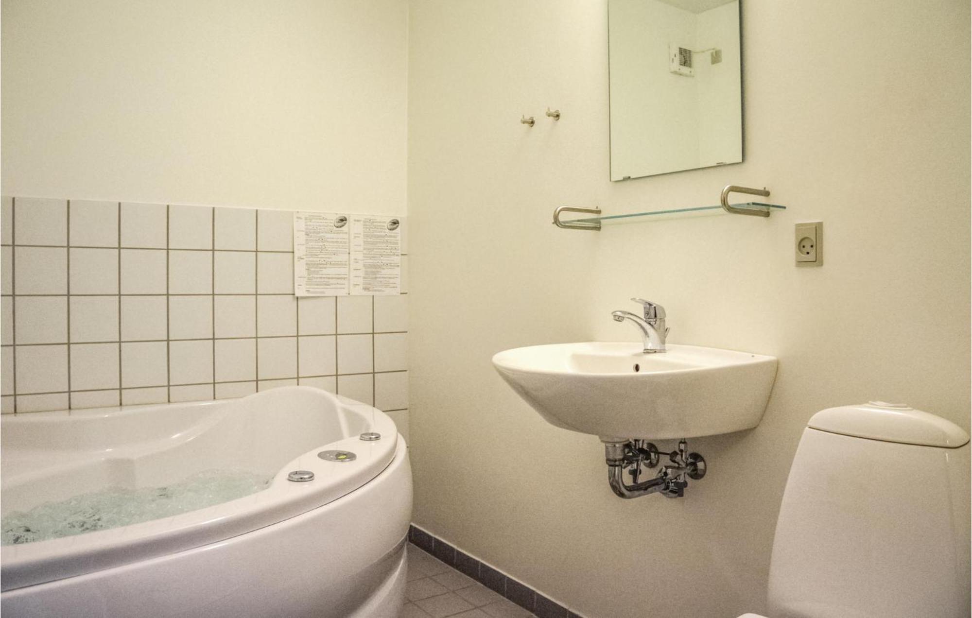 2 Bedroom Gorgeous Home In Hvide Sande Exterior foto