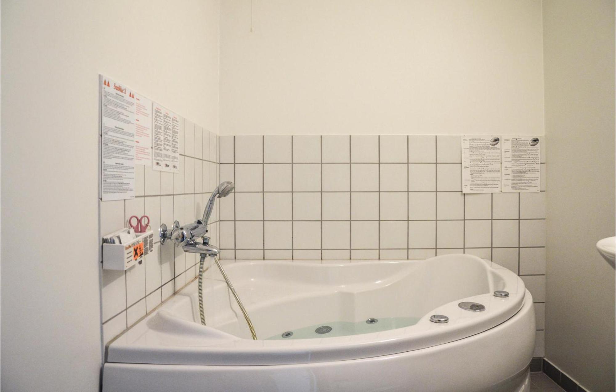 2 Bedroom Gorgeous Home In Hvide Sande Exterior foto
